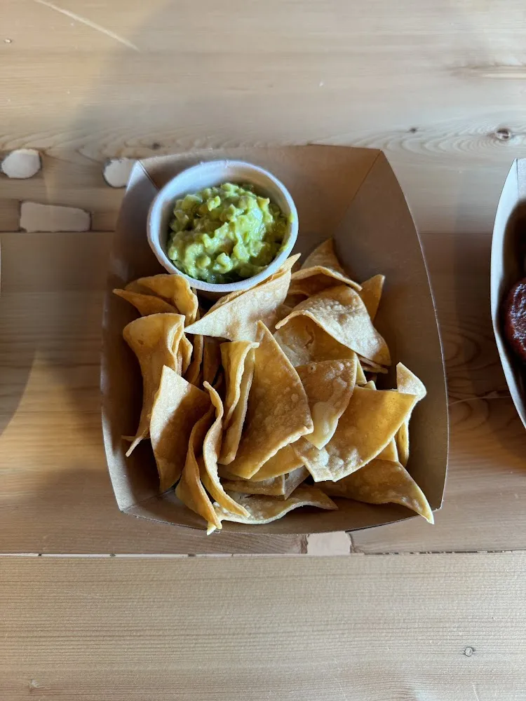 Chips & Guacamole